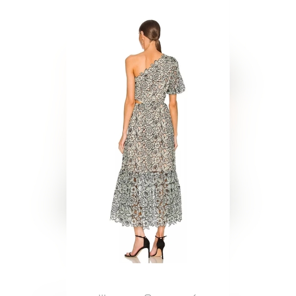 Elliatt Alina One Shoulder Floral Lace Crochet Maxi Gown Dress Size L $390 - Picture 2 of 5